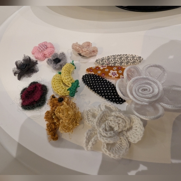 Felt, ribbon, embroidered and Resin applique assorted lot for crafts & projects - Picture 7 of 12